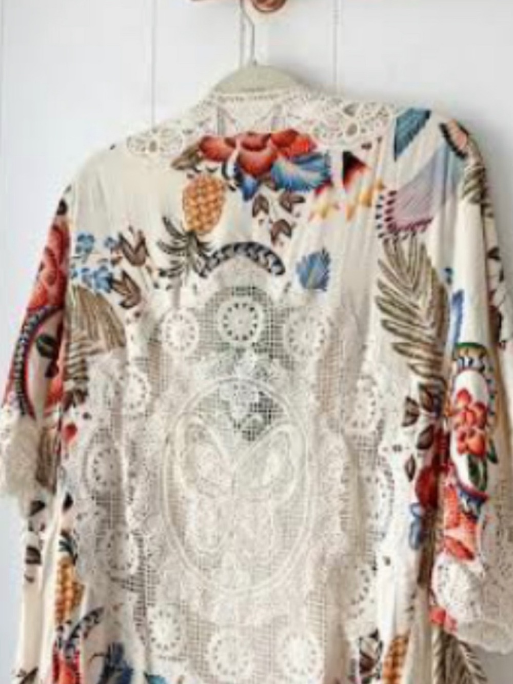 FARM Rio Cream Crochet-Back Floral Kimono Jacket